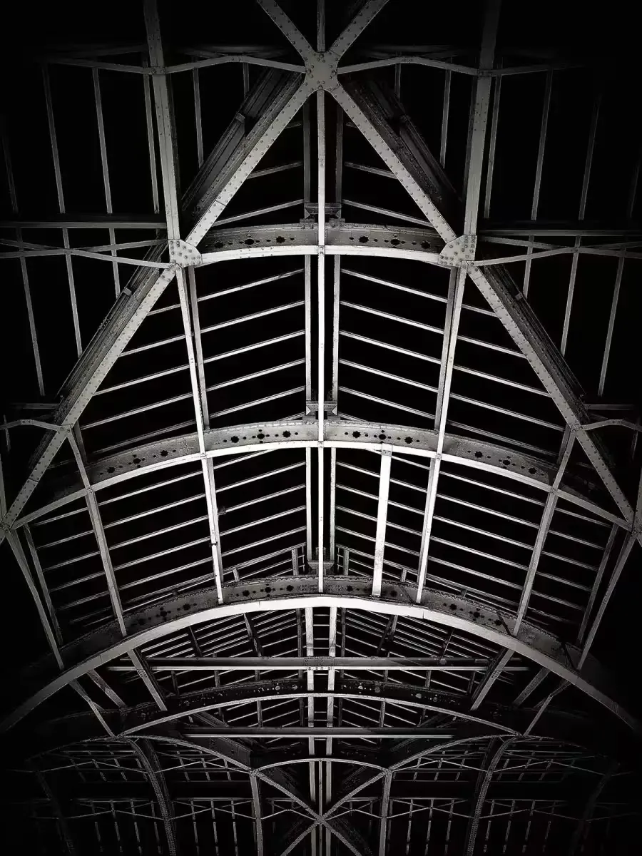 Girdered ceiling of an industrial building