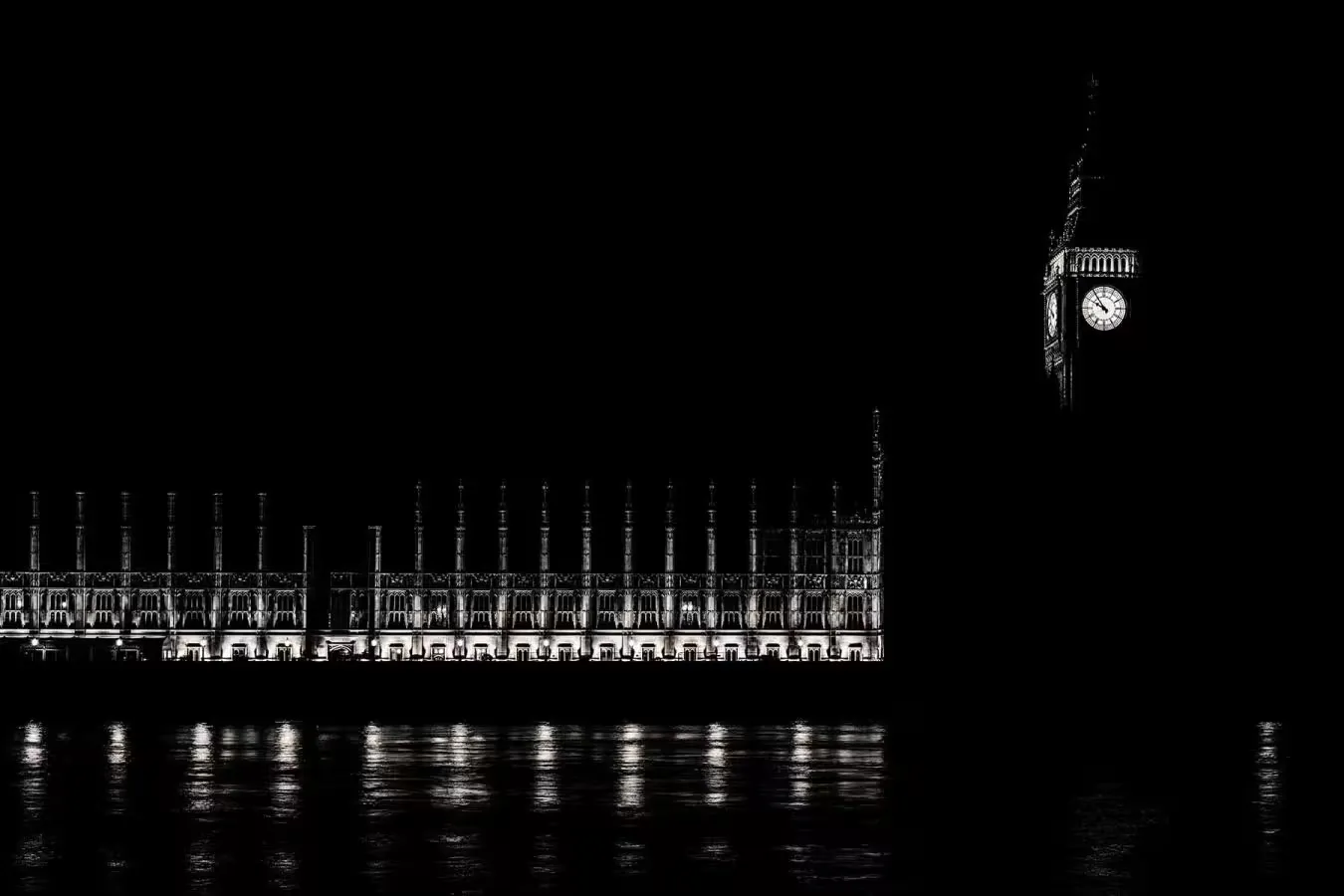 Palace of Westminster at night